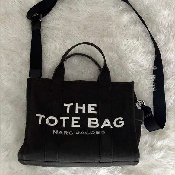 Marc Jacobs Handbags - THE TOTE BAG Marc Jacobs Medium
